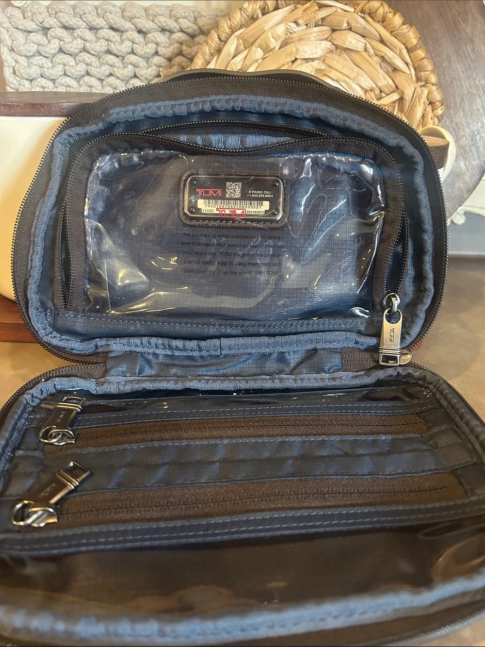 Tumi authentic alpha